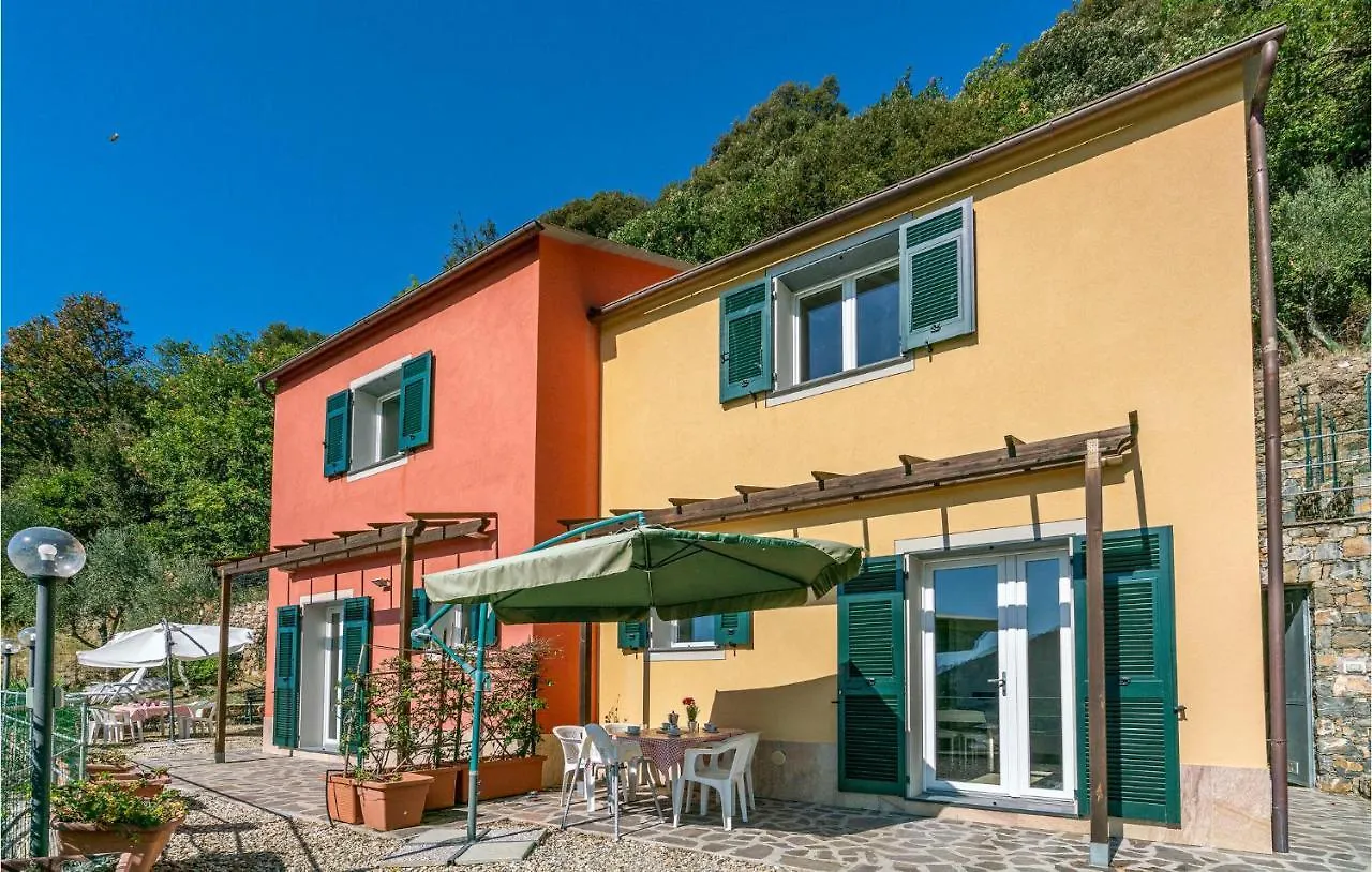 La Casa Gialla Framura 0*,  Italy